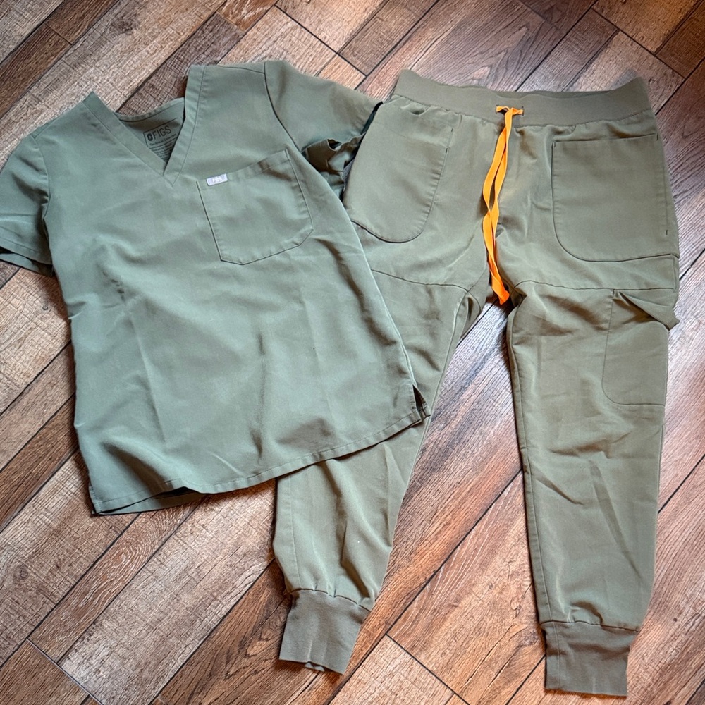 Figs Olive Green Scrub Set with Orange Drawstring